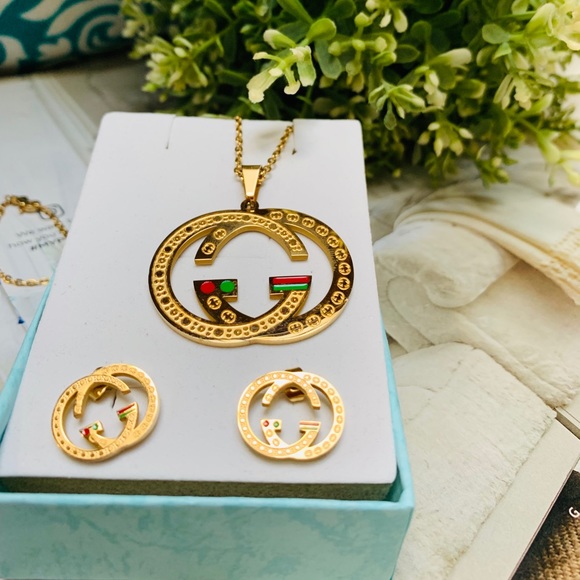 Jewelry - High End Gold Plated Set in Stainless Steel